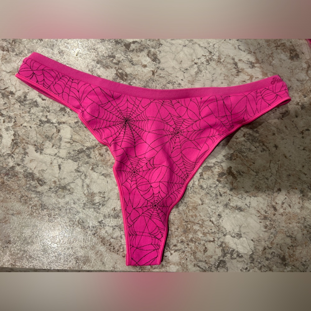 VS PINK Halloween Spiderweb Seamless thong panty Pink NWT